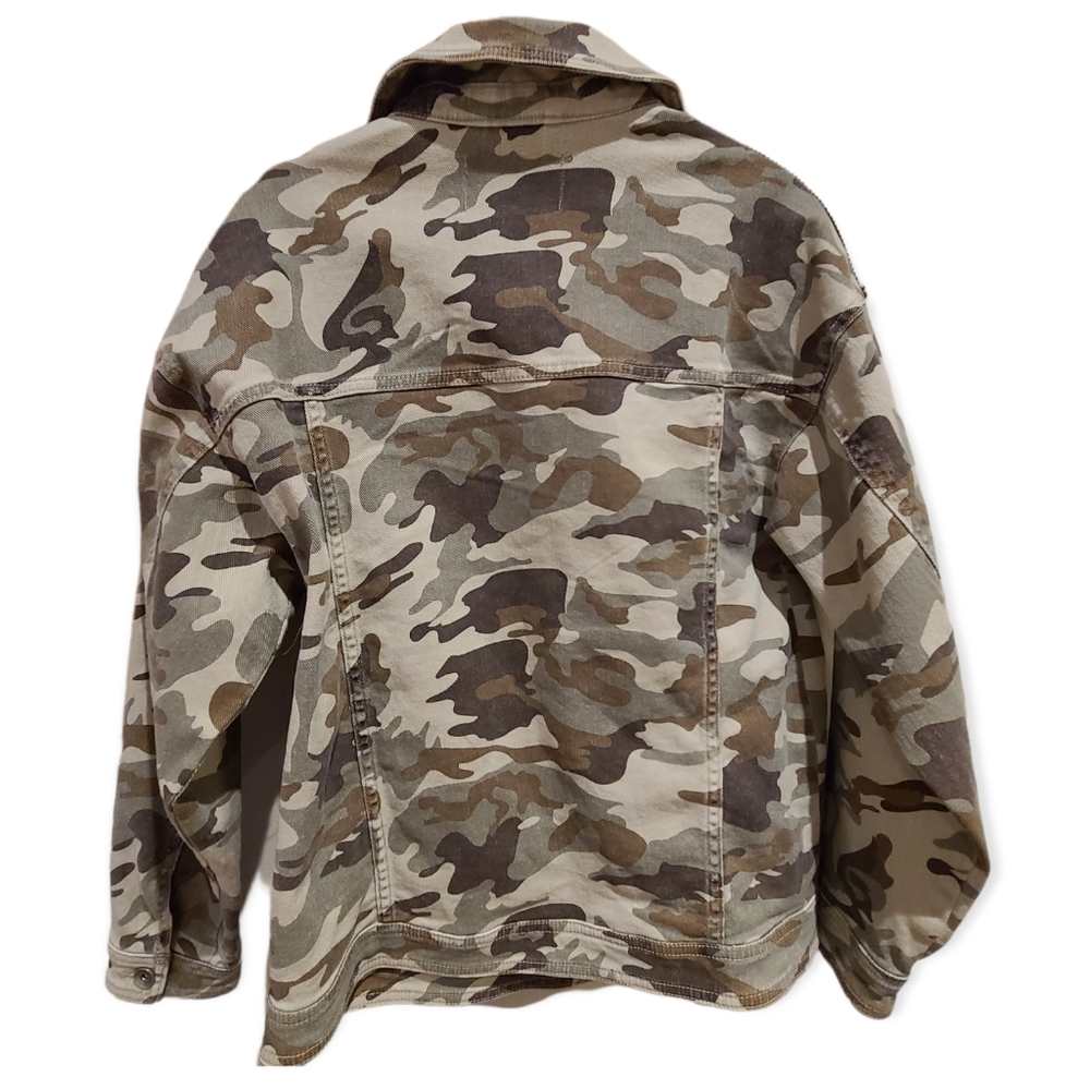 Kendall and Kylie Elevated Camo Denim Jacket With Sequin Embellishments … - Picture 11 of 12